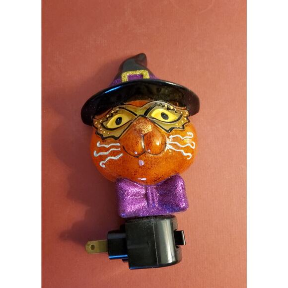 Halloween Cat Night Light - Picture 2 of 3